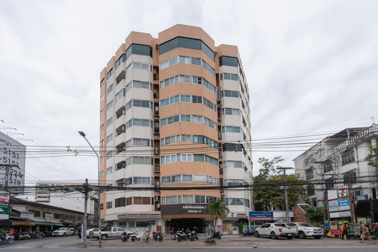 Exterior & Views