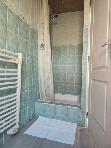 Bathroom 16