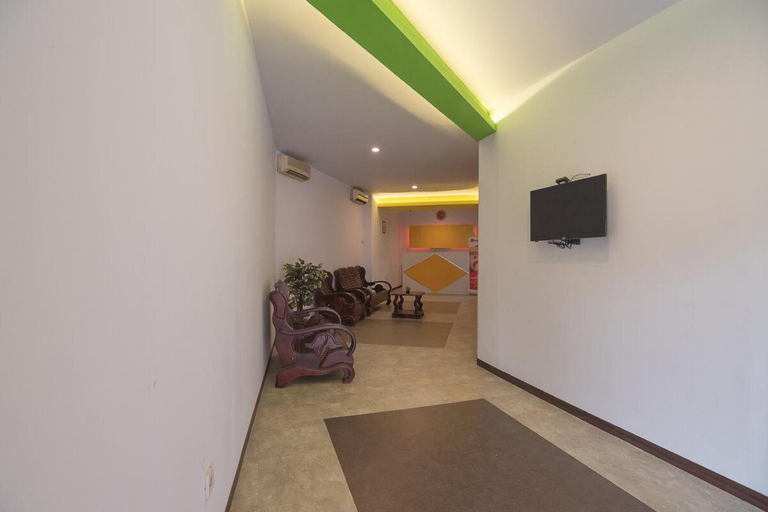 Public Area 3, RedDoorz near ITC Mangga Dua, Central Jakarta