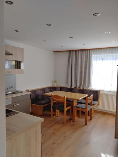 Others 4, Haus Enzian, Imst