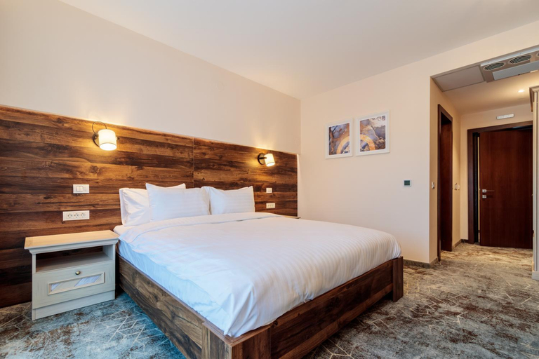 Bedroom 3, RIVER Hotel, Calimanesti
