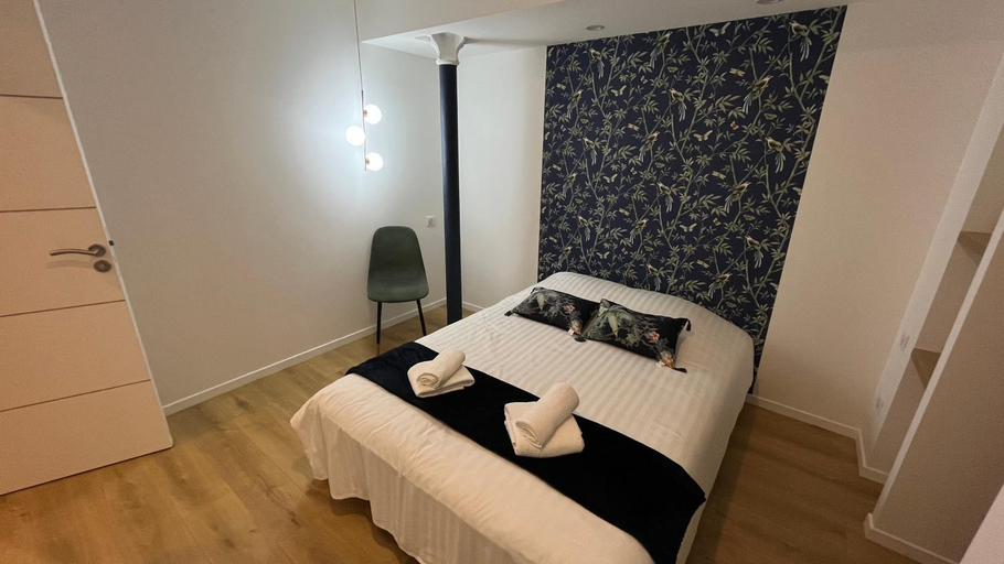 Others 5, Appartement Luxe Jaune, Loire