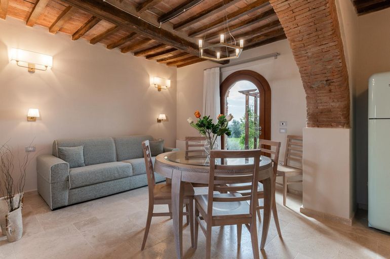 Others 4, Relais Lungagnola, Livorno