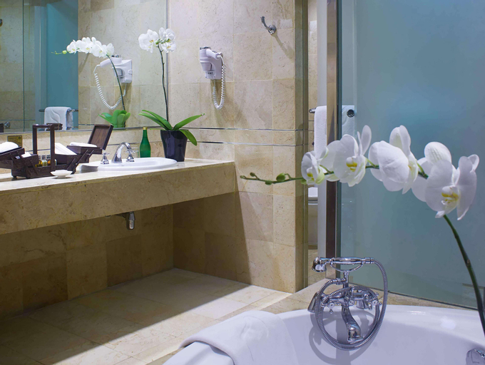 Bathroom 26