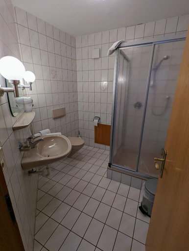 Bedroom 4, Cafe-Backerei-Pension Weigl, Schwandorf
