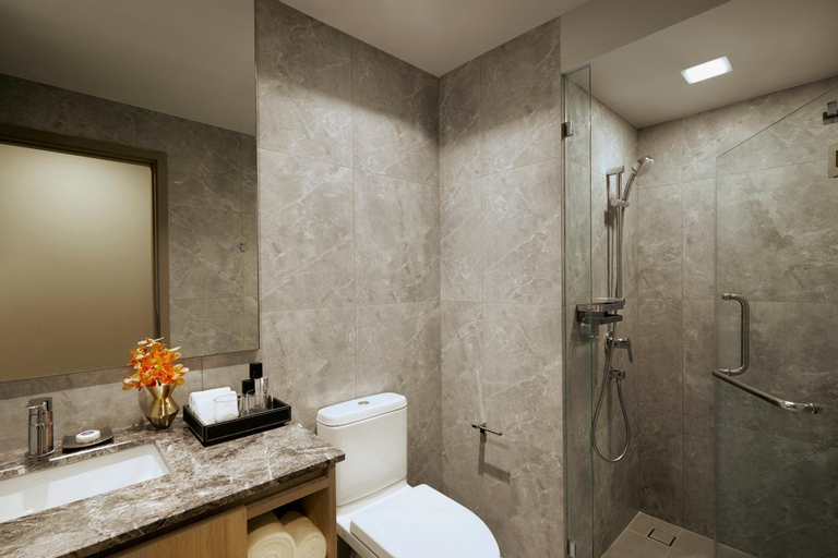 Bathroom 10