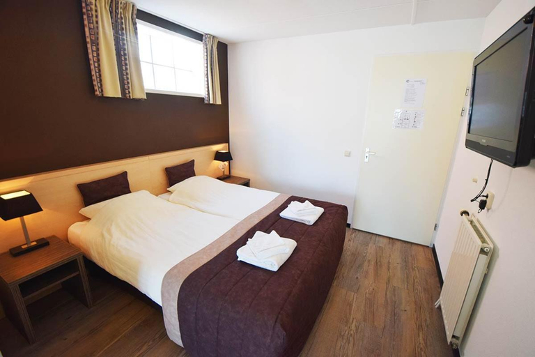 Bedroom, Hotel Noordzee, Veere