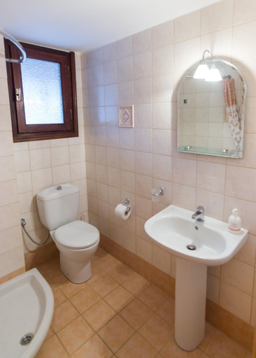 Bathroom, Polichni, Peloponnese