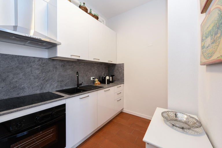 Others 5, Appartamento Isi, Brescia