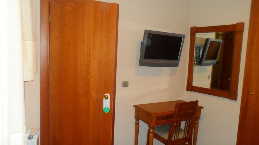 Others 4, Hostal La Nava, Madrid