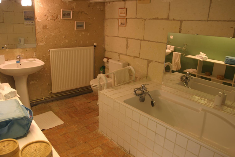 Bathroom 1, Le Clos de Ligre, Indre-et-Loire