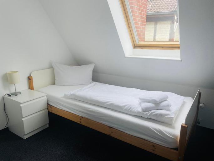 Others 4, MARKT EINS Gastezimmer, Wolfenbüttel