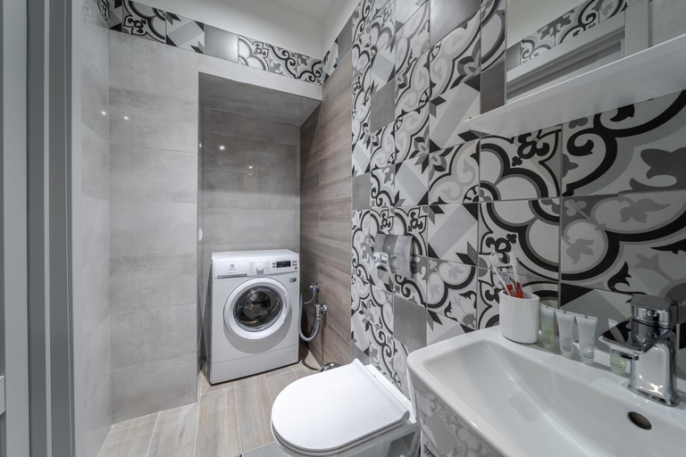 Bathroom 3, View on Rynok Square apartments, L'vivs'ka