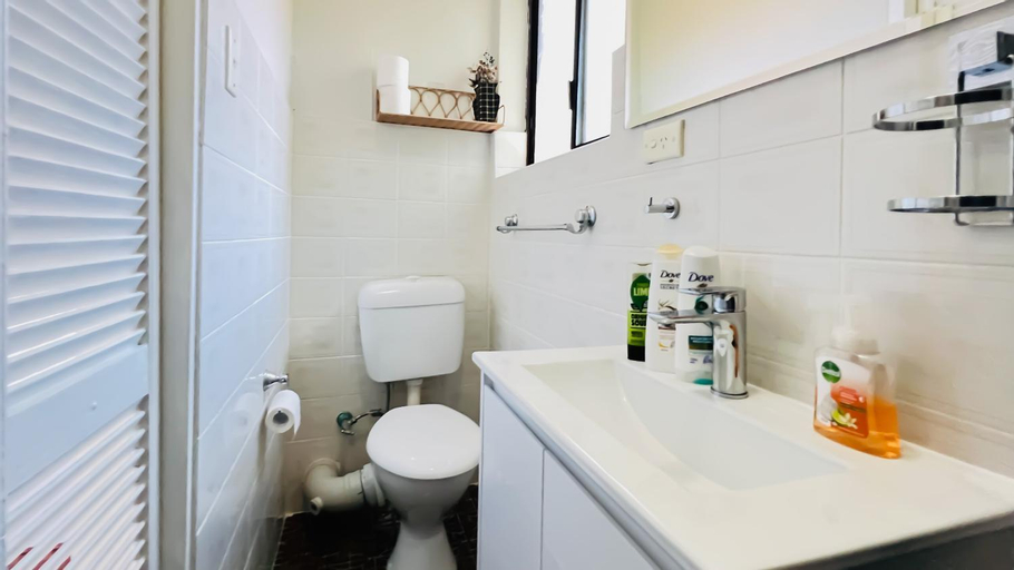 Bedroom 3, Carlton 3 beds unit - free parking, Kogarah