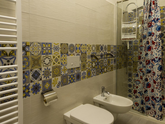 Bathroom 23