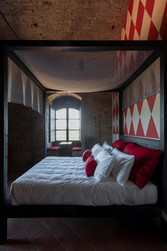 Bedroom 15