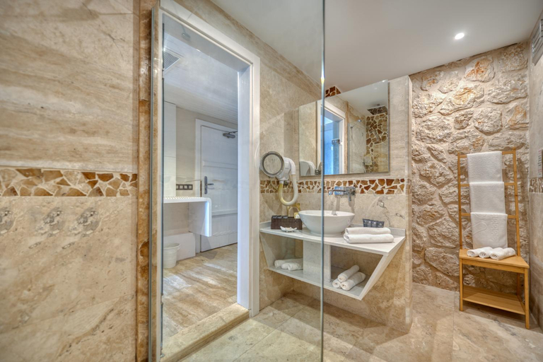 Bathroom 5, Peninsula Gardens Hotel, Kaş