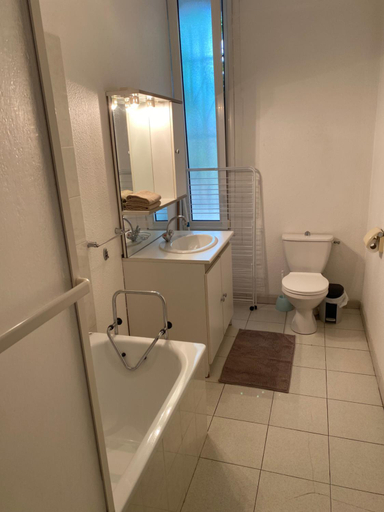 Bathroom 3, residence la Source, Hérault