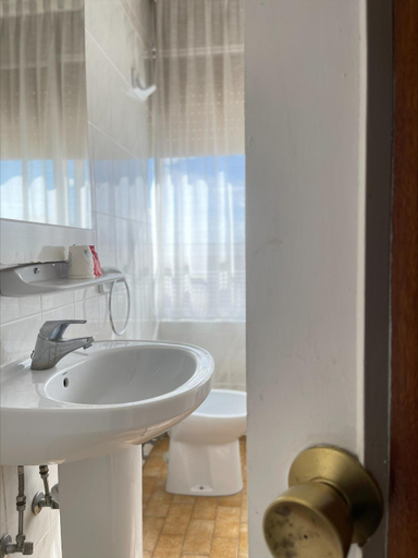 Bathroom, Hostal El Botero, Teruel