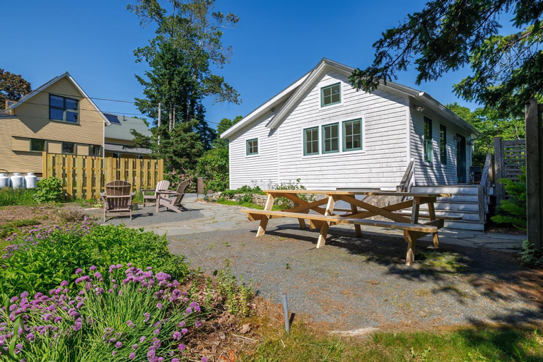 1830's Large 4BR in Heart of Acadia! [Somes Villa], Hancock