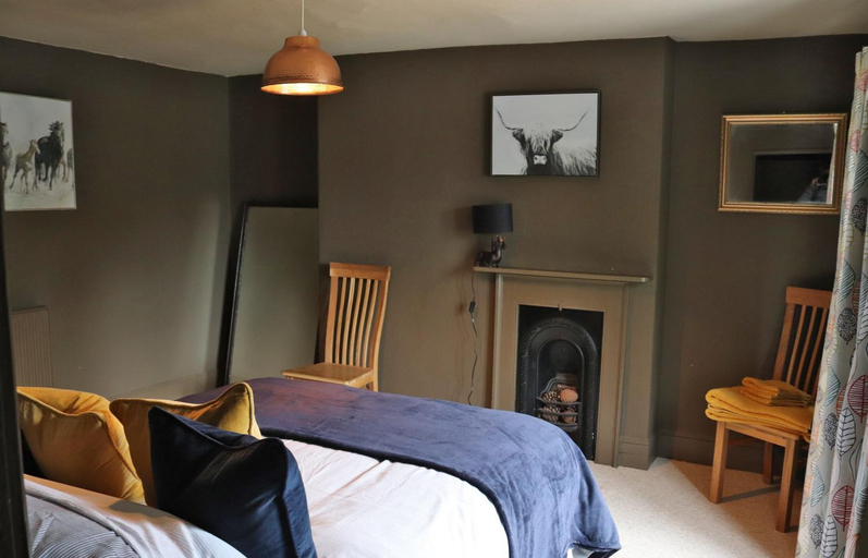 Others 3, Culm Valley Inn, Devon