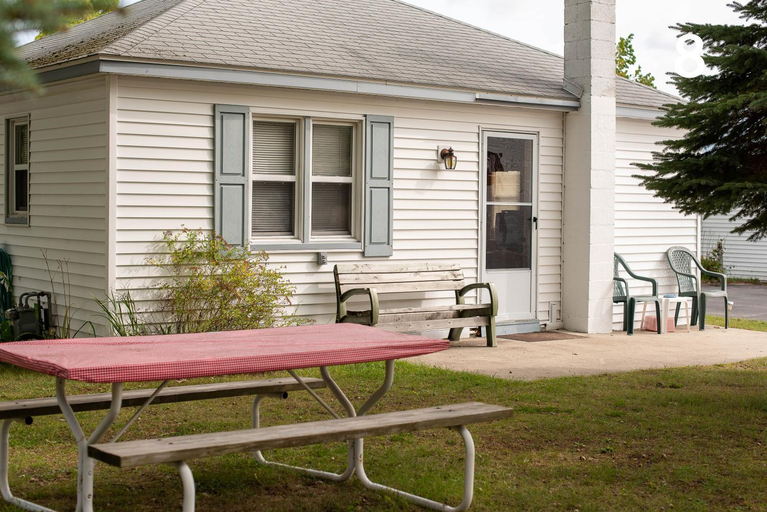 Others 1, Stefan's R&R Resort, Alcona