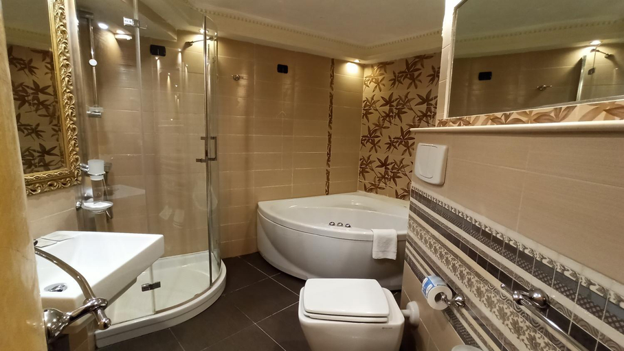Bathroom 7