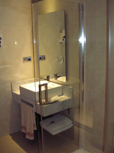 Bathroom 4, Hotel Francisco II, Ourense
