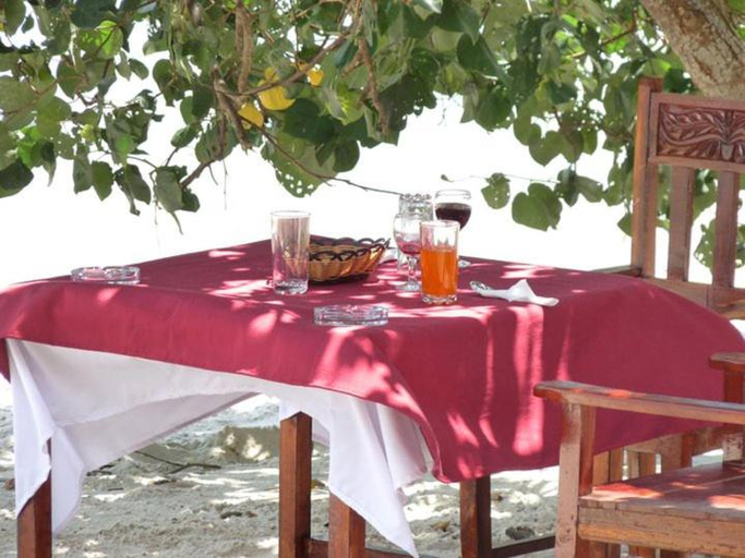 Food & Drinks, Pemba Misali Sunset Beach, Chake