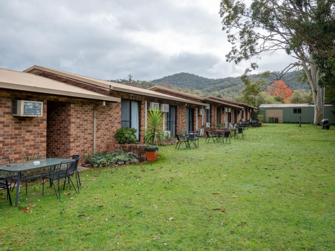 Others 4, Eildon Parkview Motor Inn Room 10, Murrindindi - East