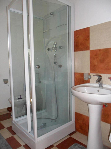 Bathroom 2, Pensiune Maria, Rucar