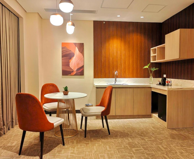 Dining Room 27