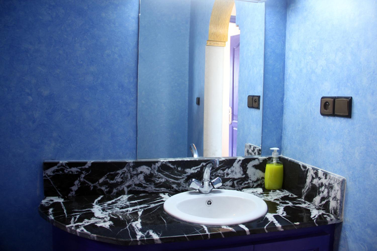 Bathroom 2, Dar Iziki, Essaouira