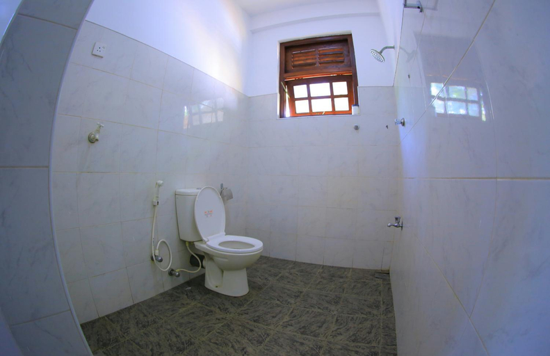 Bathroom 3, Abinu"s Place, Dickwella