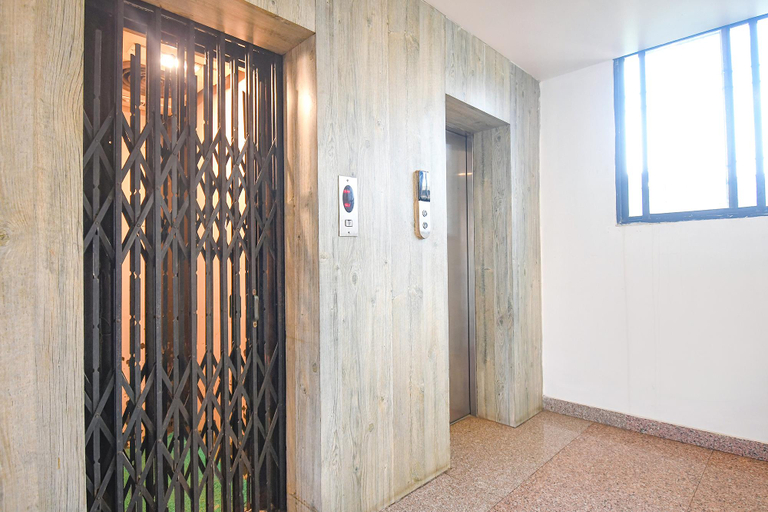 Public Area 3, Fabhotel Emerald, Ranchi