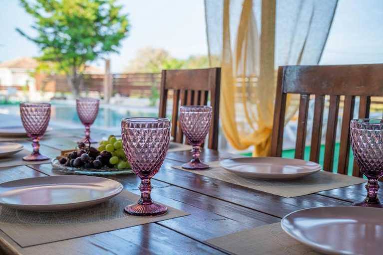 Food & Drinks 5, Peroulis Villa, Ionian Islands