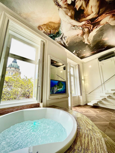 Others 2, VIP jacuzzi Luxury, Budapesti