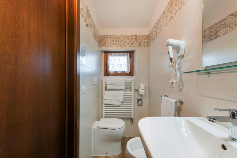 Bathroom 4, Hotel San Michele, Siena