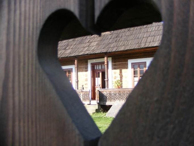 Others 5, Casa Bunicii din Bucovina, Vama