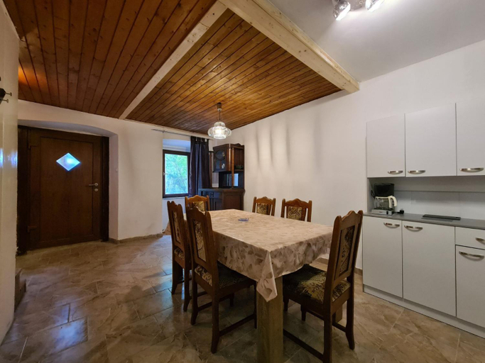 Others 2, House 2120, Marčana