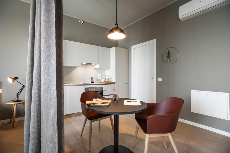 Dining Room 7