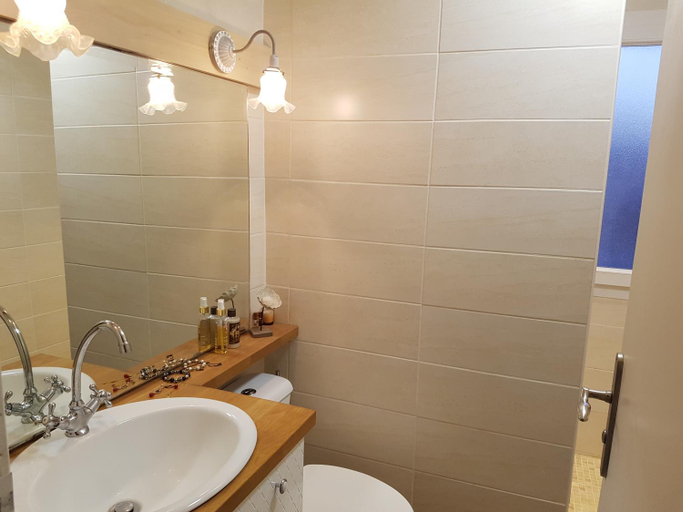 Bathroom 5, La tourterelle, Calvados