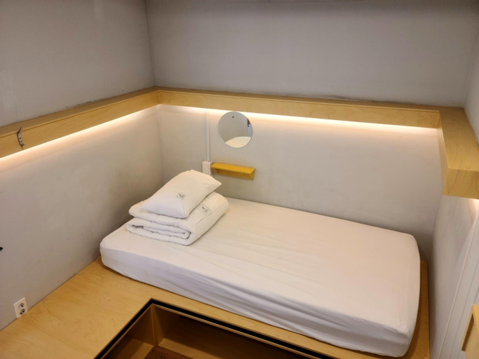 Bedroom 27
