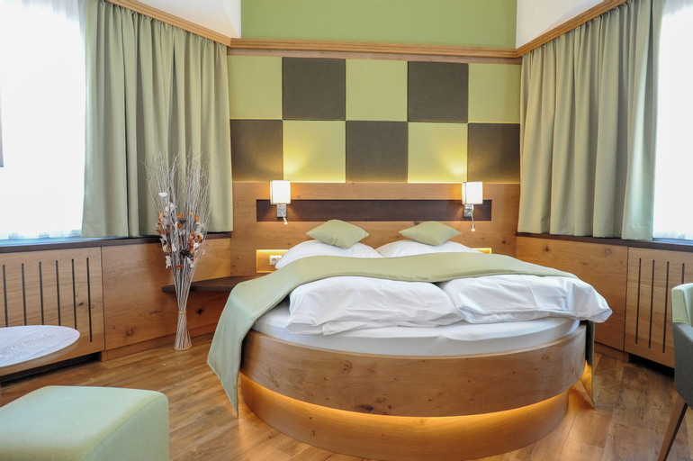 Bedroom 2, Hotel zur Post, Amstetten