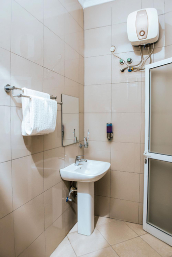 Bathroom 4, Airport Transit Lodges, Ilala