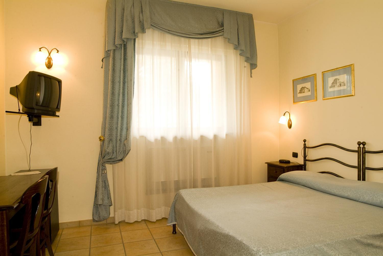 Bedroom 2, Dominus Hotel, Perugia