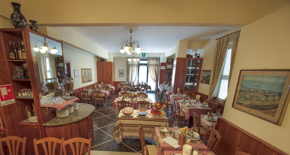 Food & Drinks 3, Hotel Bristol, Genova