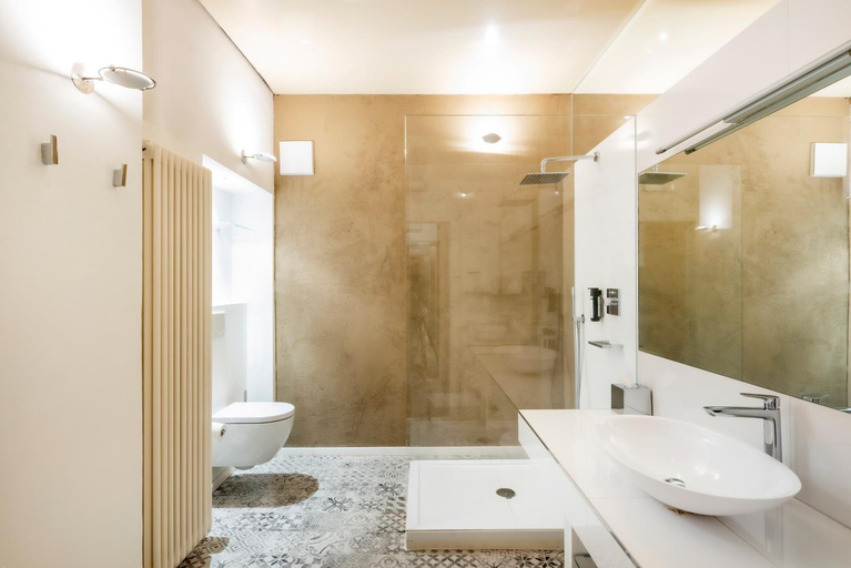 Bathroom 5, Hotel Aurora, Bolzano