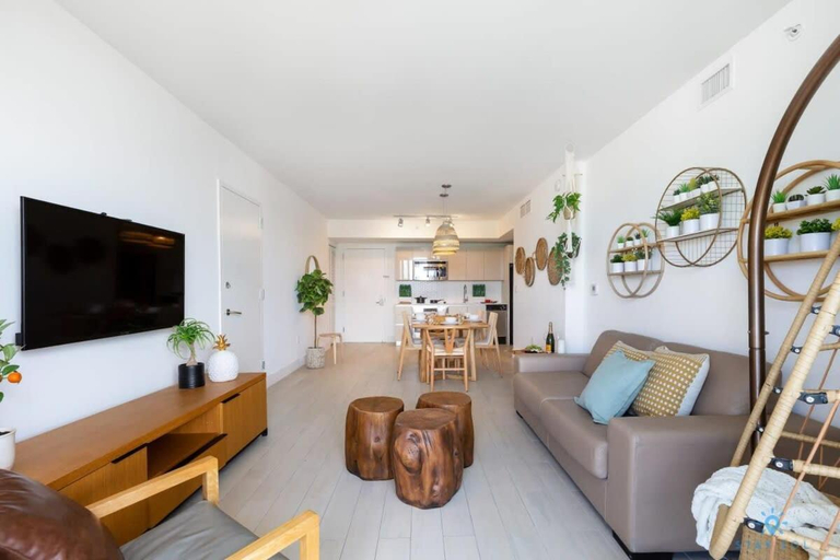 Others 5, Tropical Apartment - Balcony - Resort with Pool and Gym, Broward