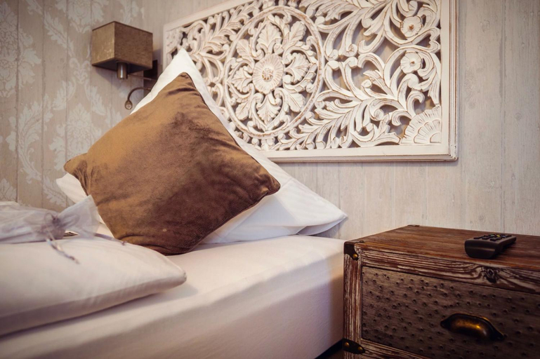 Bedroom 4, Hotel Haus Loewe, Rhein-Erft-Kreis
